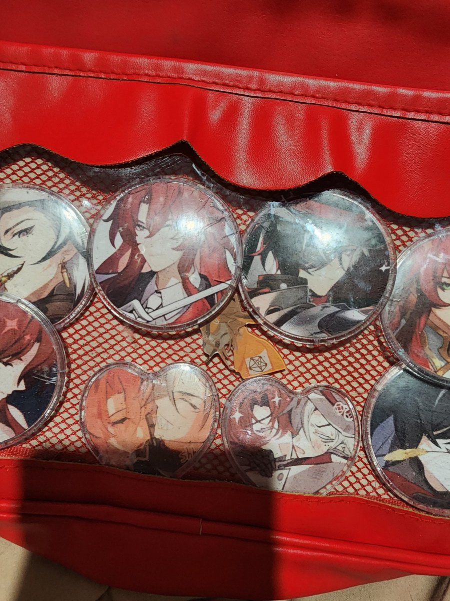 // great things are happening today (oc pin in the middle is <a href="/zseventyfour/">SIXTEEN | Z-74</a>!! go check them out!!!)