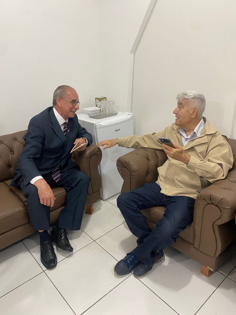 CoronelMedina14's tweet photo. Falecimento: coronel Cairo Bueno de Camargo, 81 anos, natural de Bom Jesus (RS), nascido em 12 de julho de 1944. Aspirante da Turma de 1965 da Brigada Militar. Ocorreu hoje à tarde, no Hospital LifePlus, em Xangrilá (RS), onde estava baixado. Será sepultado em Porto Alegre. https://t.co/gW9TtIDC1S