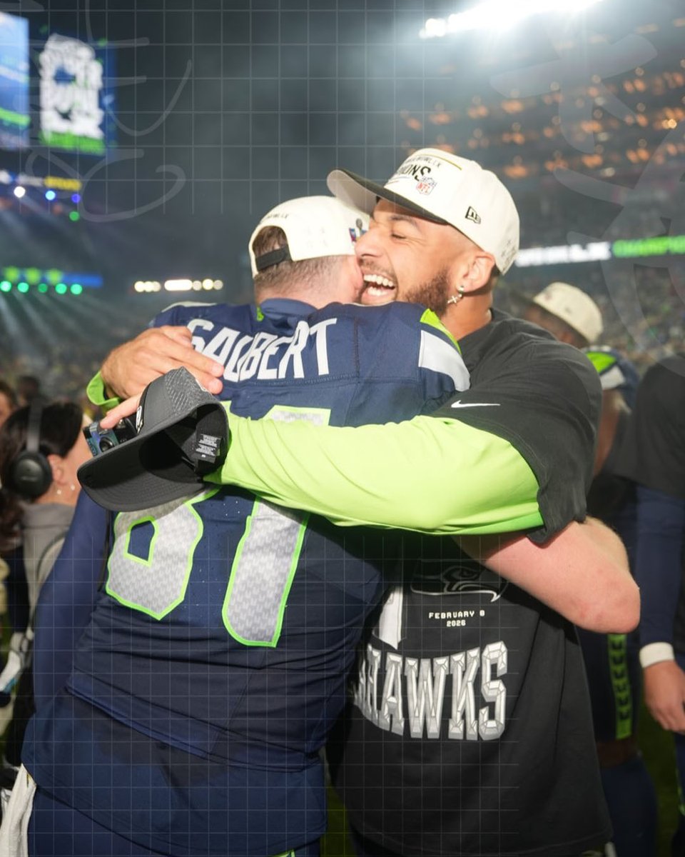 NFL Style tweet media