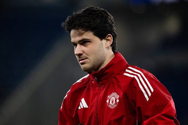 papyfayferguson's tweet photo. One man who deserves the upmost of praise is Christopher Vivell. It's almost impossible to go 100% when it comes to transfers, but this man (along with the recruitment team) have seemingly managed to go 4/4. All 4 signings of Lammens, Sesko, Mbeumo, and Cunha contributed today https://t.co/iSkpWH2ERp