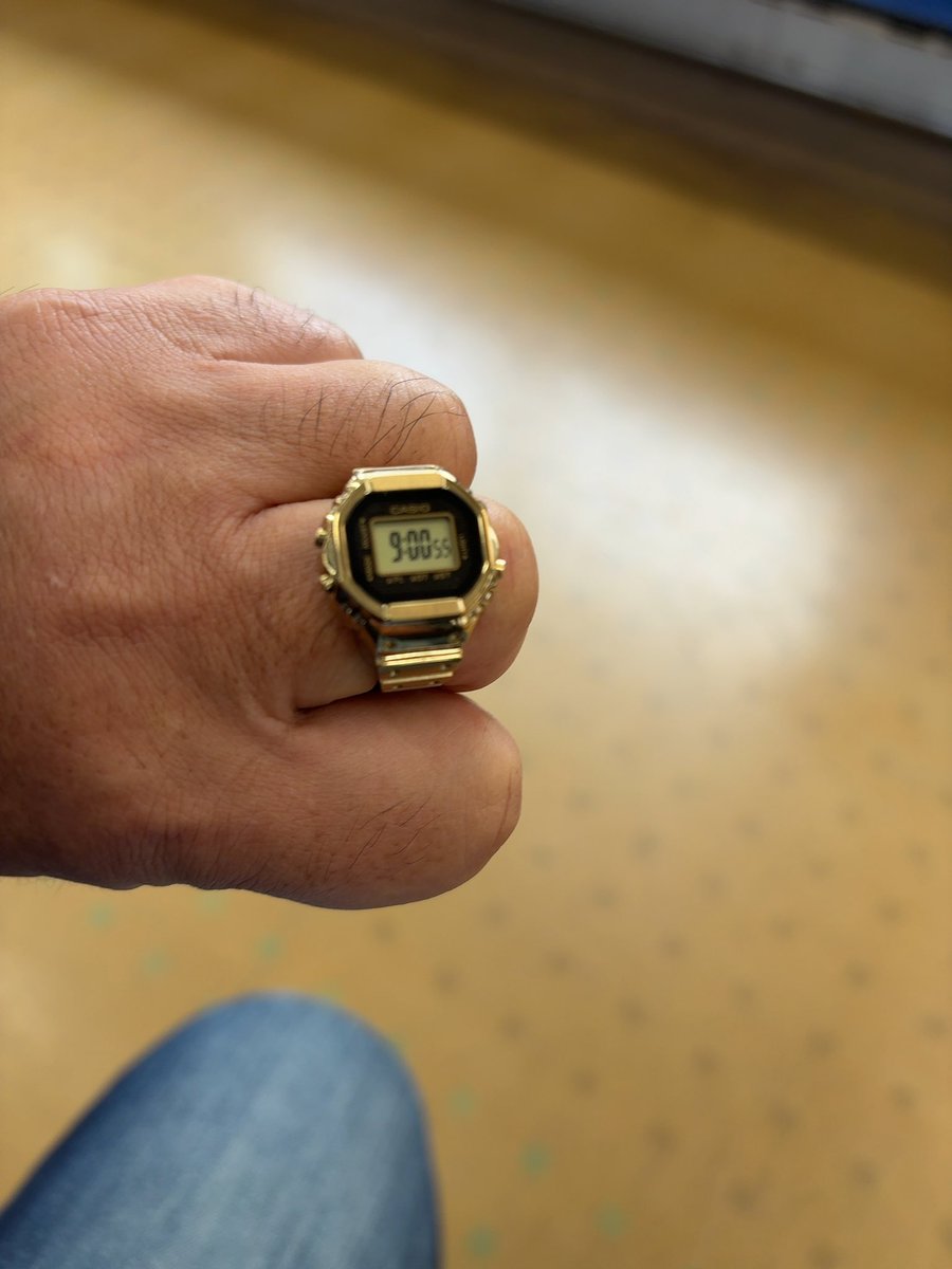 Z9kCr's tweet photo. 指時計してみた
#casio
#指輪 https://t.co/BjY9ilrNv1