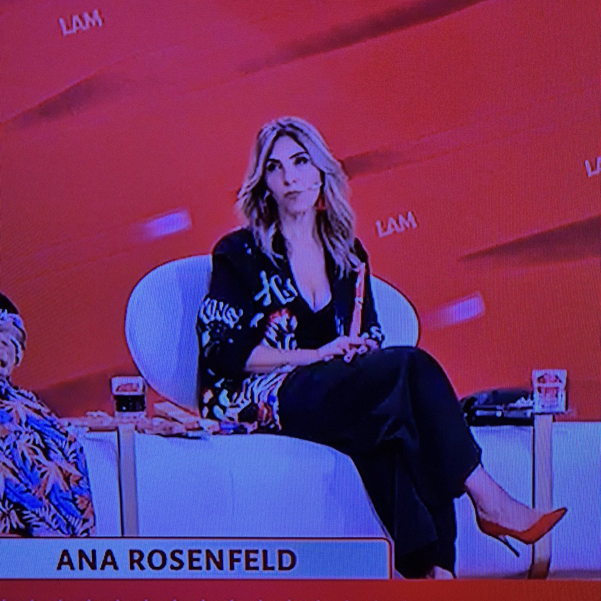 La cara de orto de Karina Iavicoli cuando hablan de Wanda. #LAM