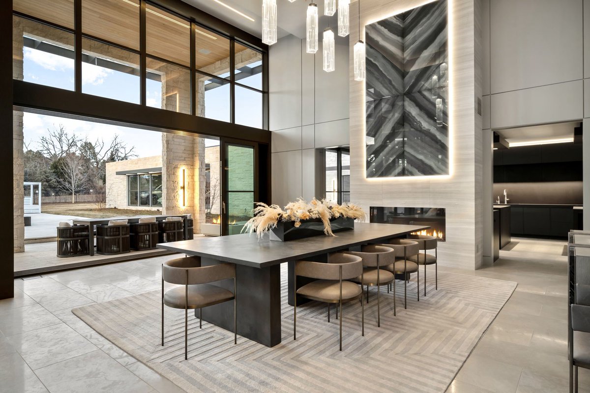 Zillow Gone Wild 🏡 tweet media