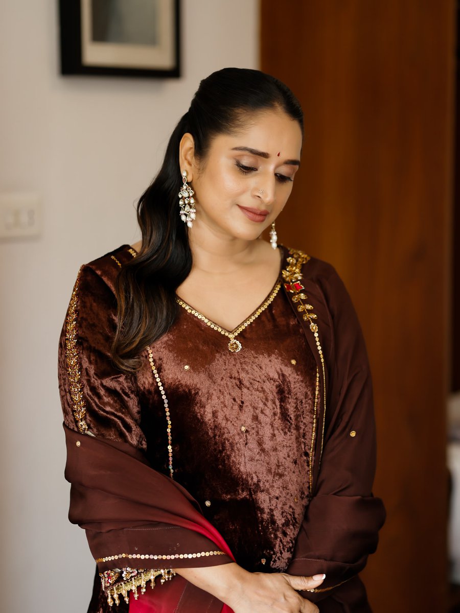 Weekendvibes_'s tweet image. Surabhi Lakshmi ✨🤎

#Surabhi #SurabhiLakshmi