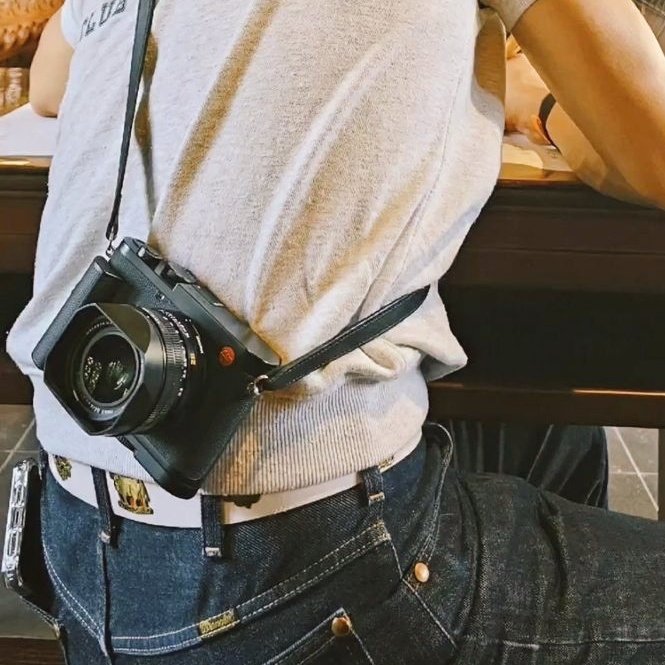 bubblearchives's tweet image. #hucklerobby au. dennis, a freelance photographer, havent had a gig in a while. getting emailed by robby to come with him on his last sabbatical, to take pictures, as this might be his last before he finally goes. trying not to feel things as he knows he'll never see robby again