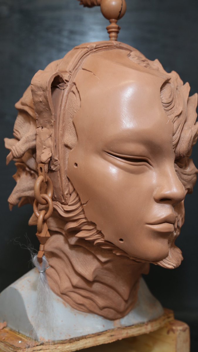 牙狼〈GARO〉TAIGA ギドアビマスク制作
各パーツで色んな人達に助けてもらい2体作り上げれた作品でした！もう映画は公開されてますが、　是非ご覧下さい！
#牙狼　#牙狼TAIGA  #牙狼ホラー　#ギドアビ　#sculpture #特撮