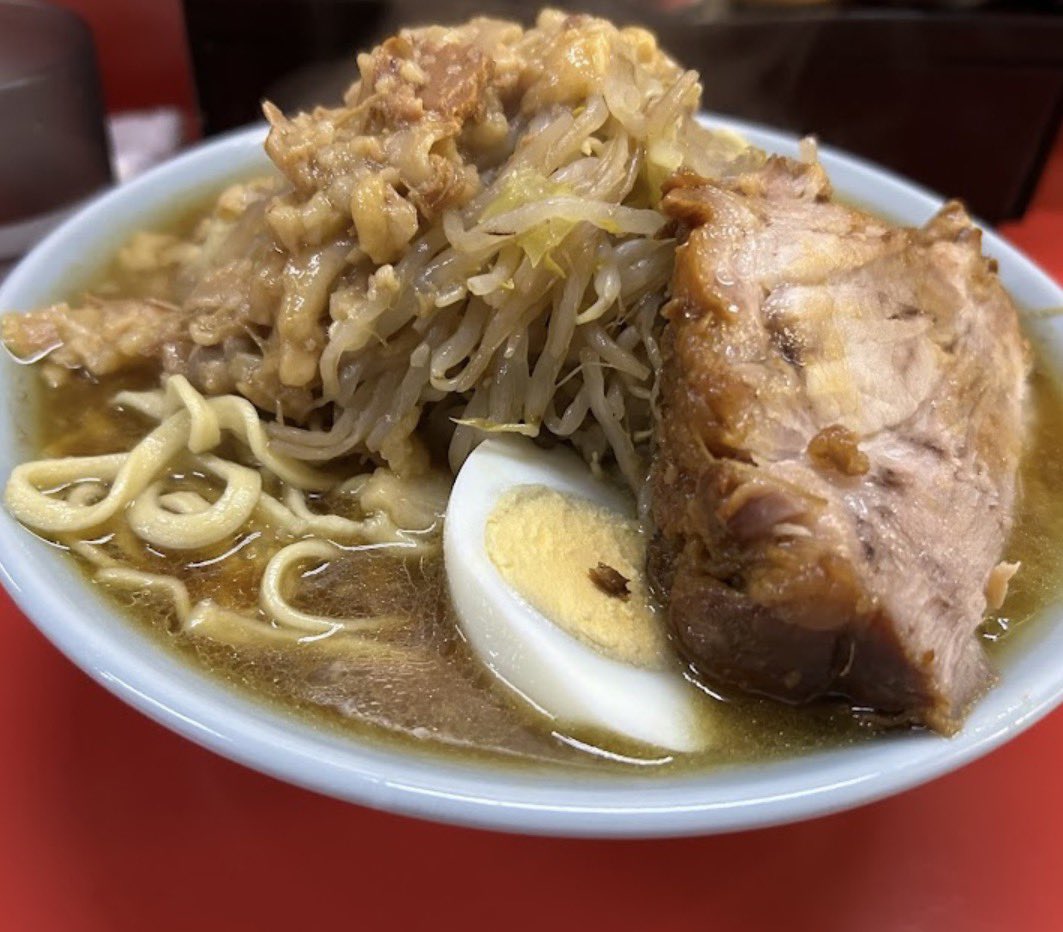 並びの中で期待 高まる 伝説はここから 始まる クタ野菜とアブラに