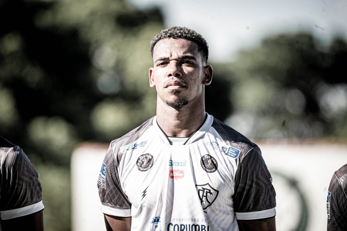 Rincon celebra bom momento no Corumbaense e projeta confronto contra o Costa Rica abre.ai/oO7g