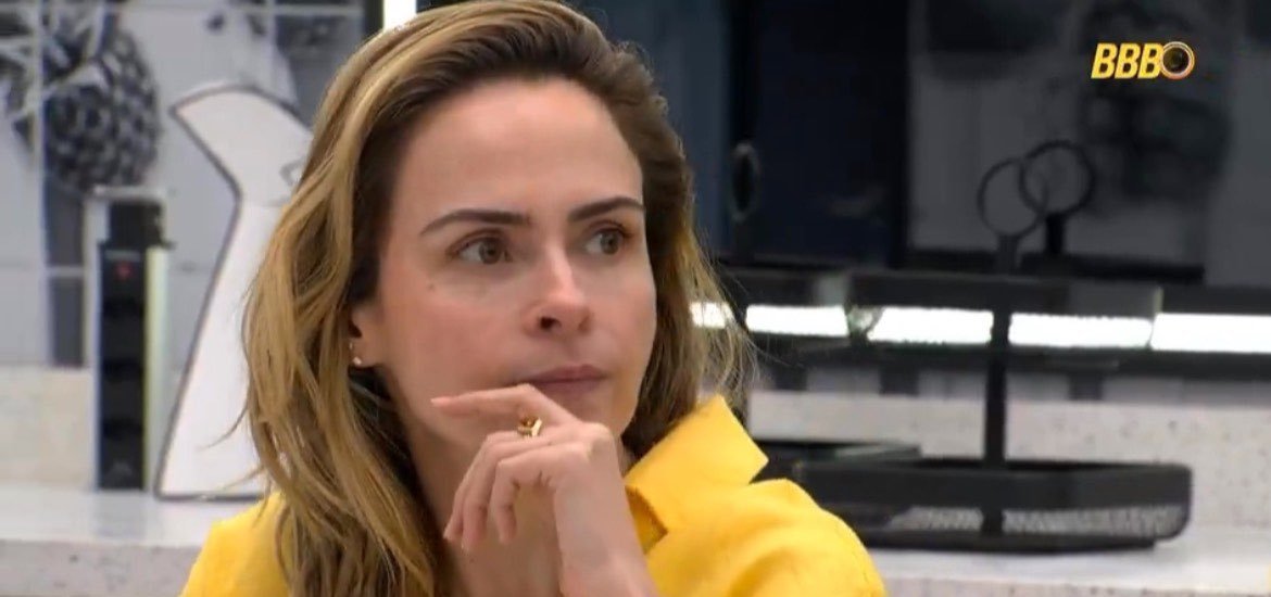 URGENTE: Ana Paula Renault será RETIRADA do #BBB26 em breve.
A sister, favorita da edição, deverá ser RETIRADA do programa pelo PÚBLICO em meados de abril com 5 milhoes e meio em sua conta, afirmam as previsões de pesquisa.