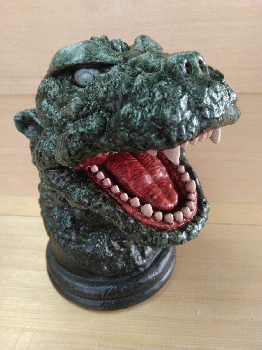 ゴジラヘッド 口腔内の塗装が完了 リペイント前よりは見栄えがいいかな