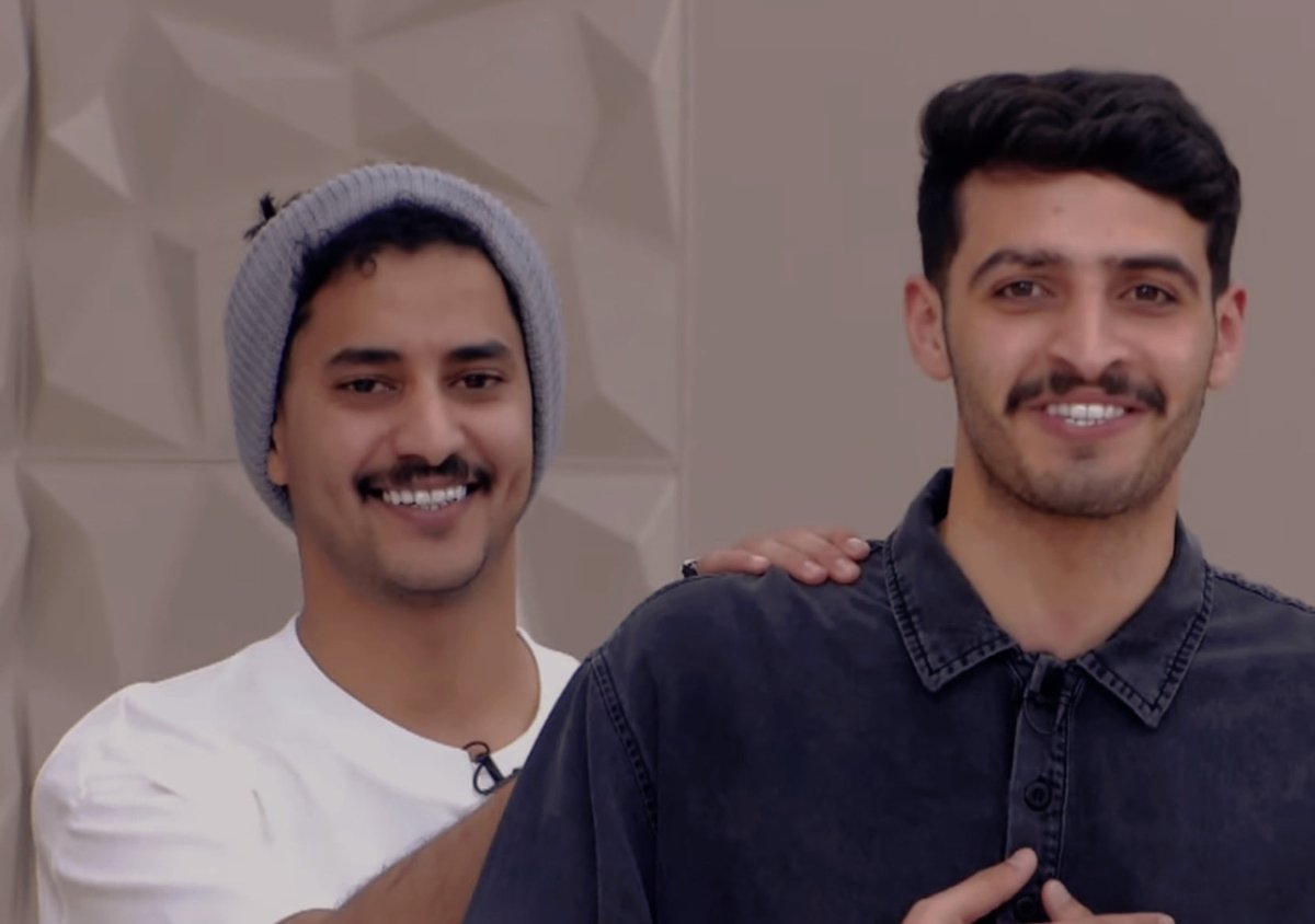 يهمني همّك وأحاتي محاتاك
انا معك في كل فرحك وهمّك

لا خان وقتك وأقرب الناس خلاك
تلقاني أقرب من وريدك لدمك ❣️