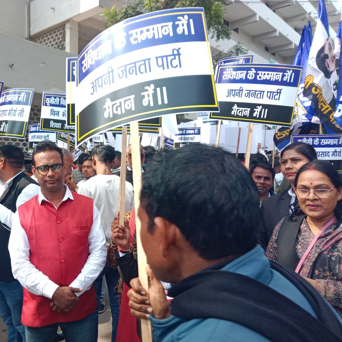 LAVKUSHHINDUST1's tweet photo. #NewProfilePic https://t.co/B81ss1UJyY