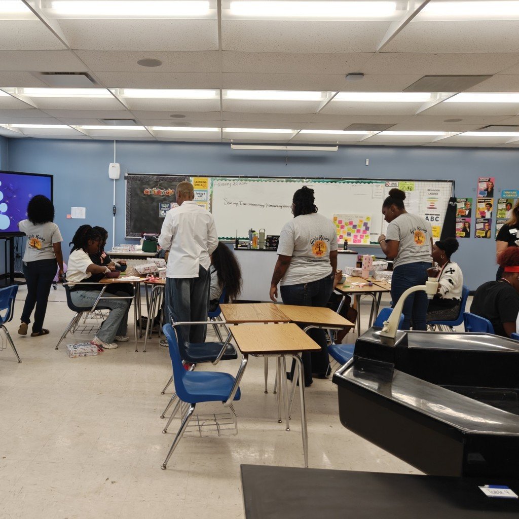 RodgersRays's tweet photo. Check out our students featured on Hillsborough County's webpage. Rodgers is leading, learning, lifting one step at a time! Go Stingrays! 

https://t.co/PLhJ2wA9Xi https://t.co/RIQiHsTCfq