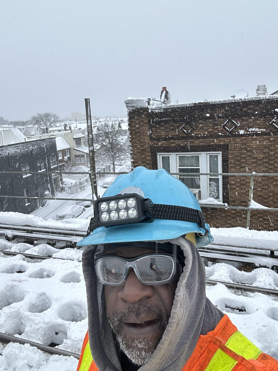 antreg2123's tweet photo. Snow Duty gotta keep the city running…. NYCT. MOW https://t.co/8wSefEB0QW