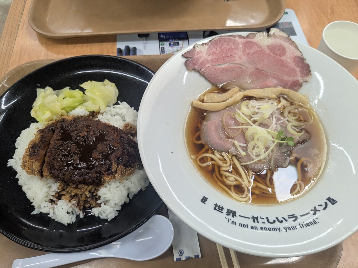 churu_uri's tweet photo. おはようございます。昨夜姫路から無事に帰宅してます報告兼帰りのパーキングメシ晒し。 https://t.co/SbAGBxAgvt