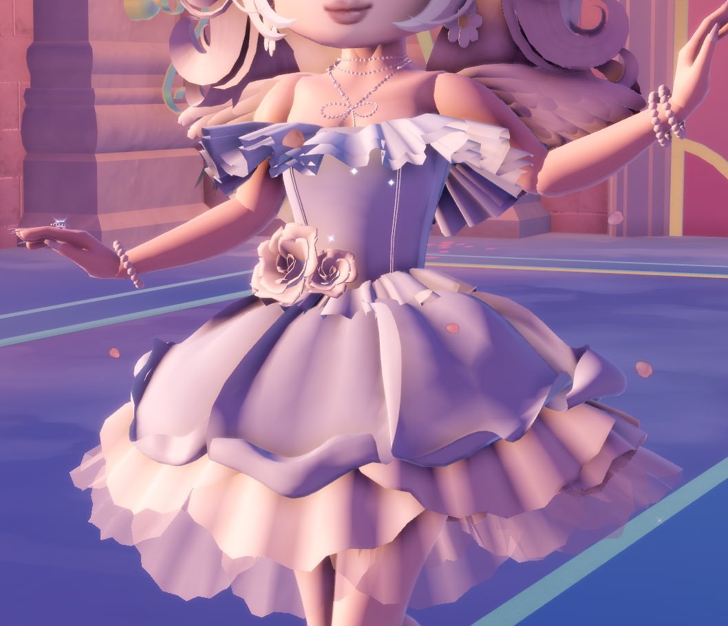 royalefrostyy's tweet photo. Scrap whatever this is because HELLO? IM A BLUE ROSE🤪🩵 https://t.co/zHaebgllyT