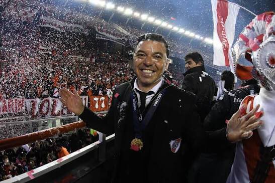 Una pena que se vaya con unos de los peores ciclos que tuvo un técnico de river en su historia, pero me quedo con la imagen de todas las veces que me hizo sonreír y emocionar. GRACIAS MUÑECO.