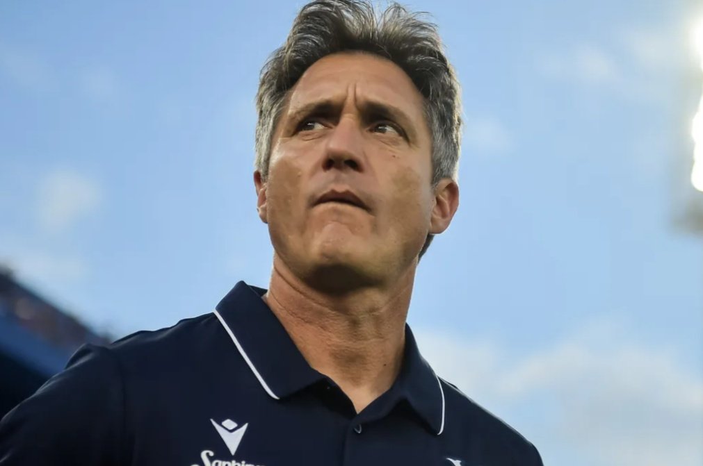 Los tipos

Los tipos que echaron y destruyeron a Gallardo