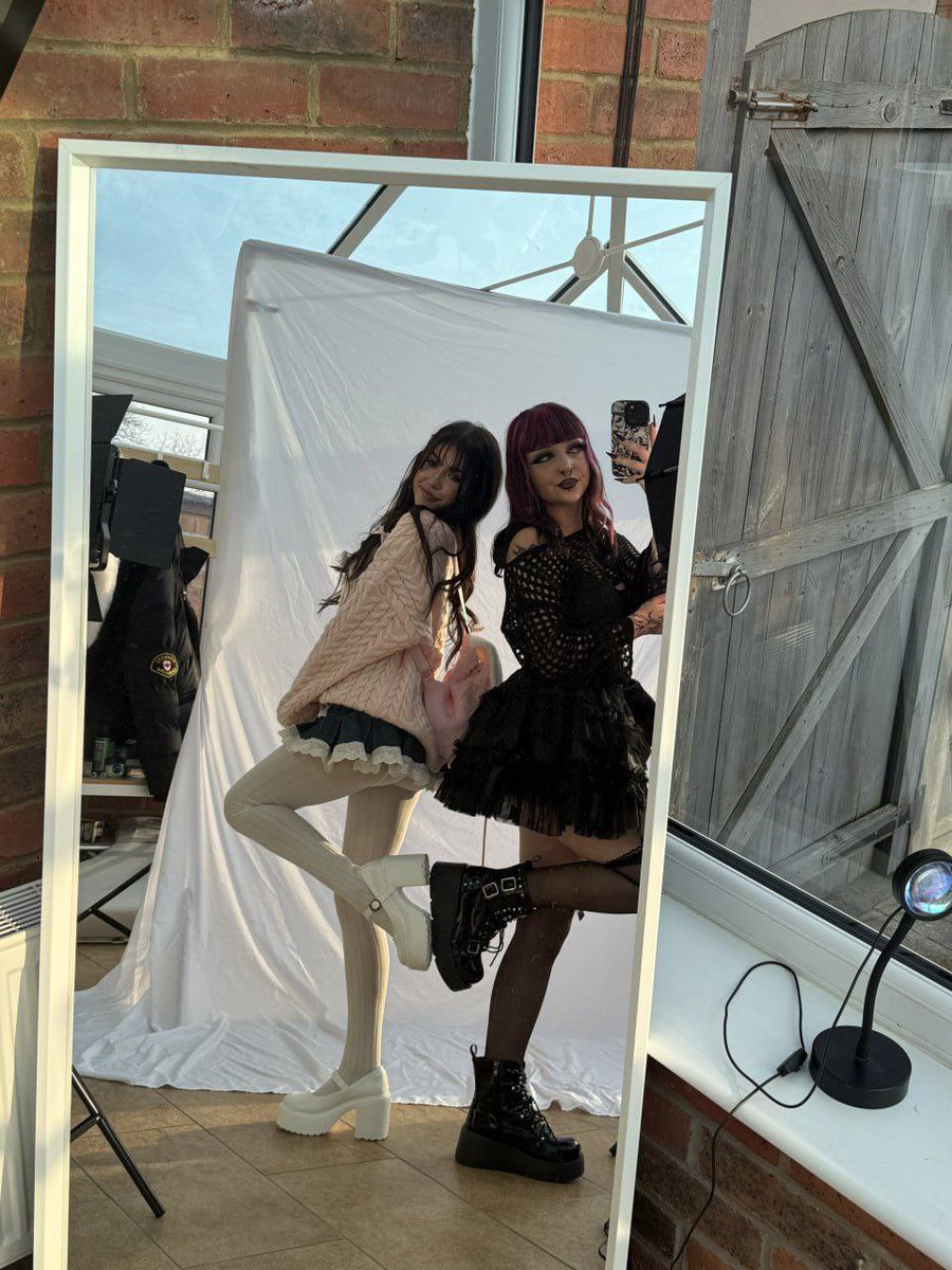 lucyymixx_'s tweet photo. yin to my yang fr https://t.co/y3xOFte3WB