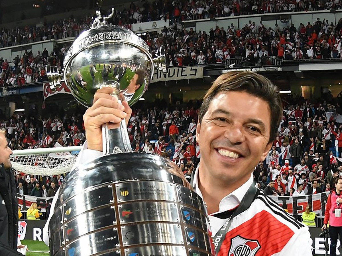 Hay “hinchas” que nunca deberían haber tenido esta alegría. No la merecían.

Gracias ETERNAS, Muñeco.