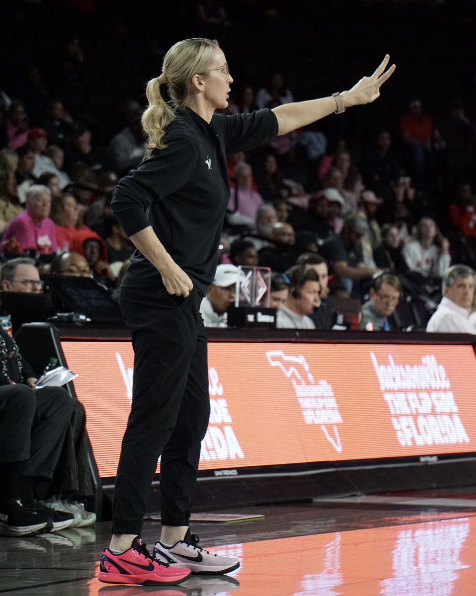 Naismith Awards tweet media