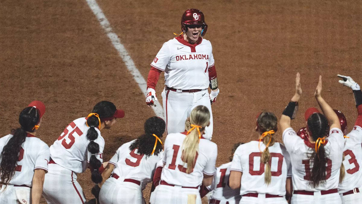KREFsports's tweet photo. This OU Softball freshman class…

Kai Minor - .561 average (leads team)
Kendall Wells - 10 HR (leads team)
Allyssa Parker - 1.200 SLG% (leads team)
Lexi McDaniel - .435 average https://t.co/u5LMAuVIkX