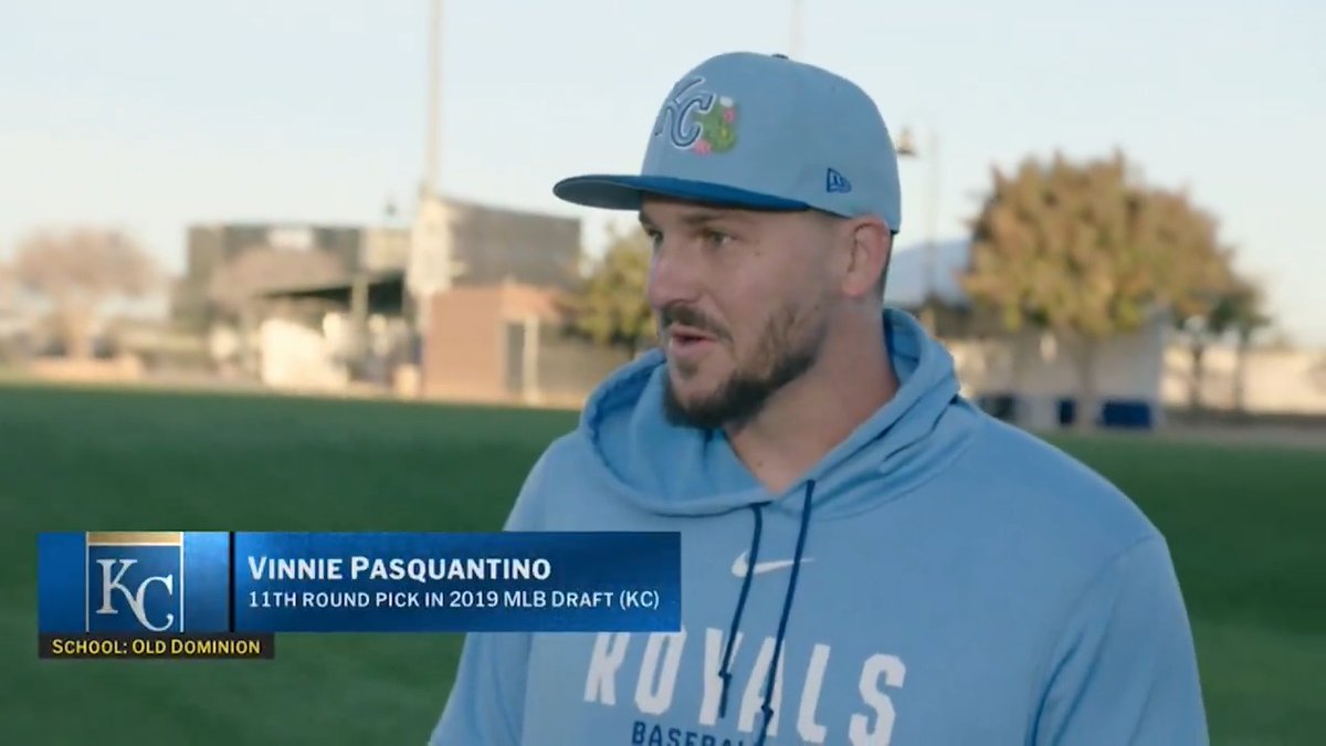 Vinnie Pasquantino got to camp the earliest he's ever been after posting a career-best 32 HR and 113 RBI in 2025!
The @Royals first baseman spoke to Greg about finding his rhythm at the plate last season and the depth Kansas City's lineup will offer in '26.