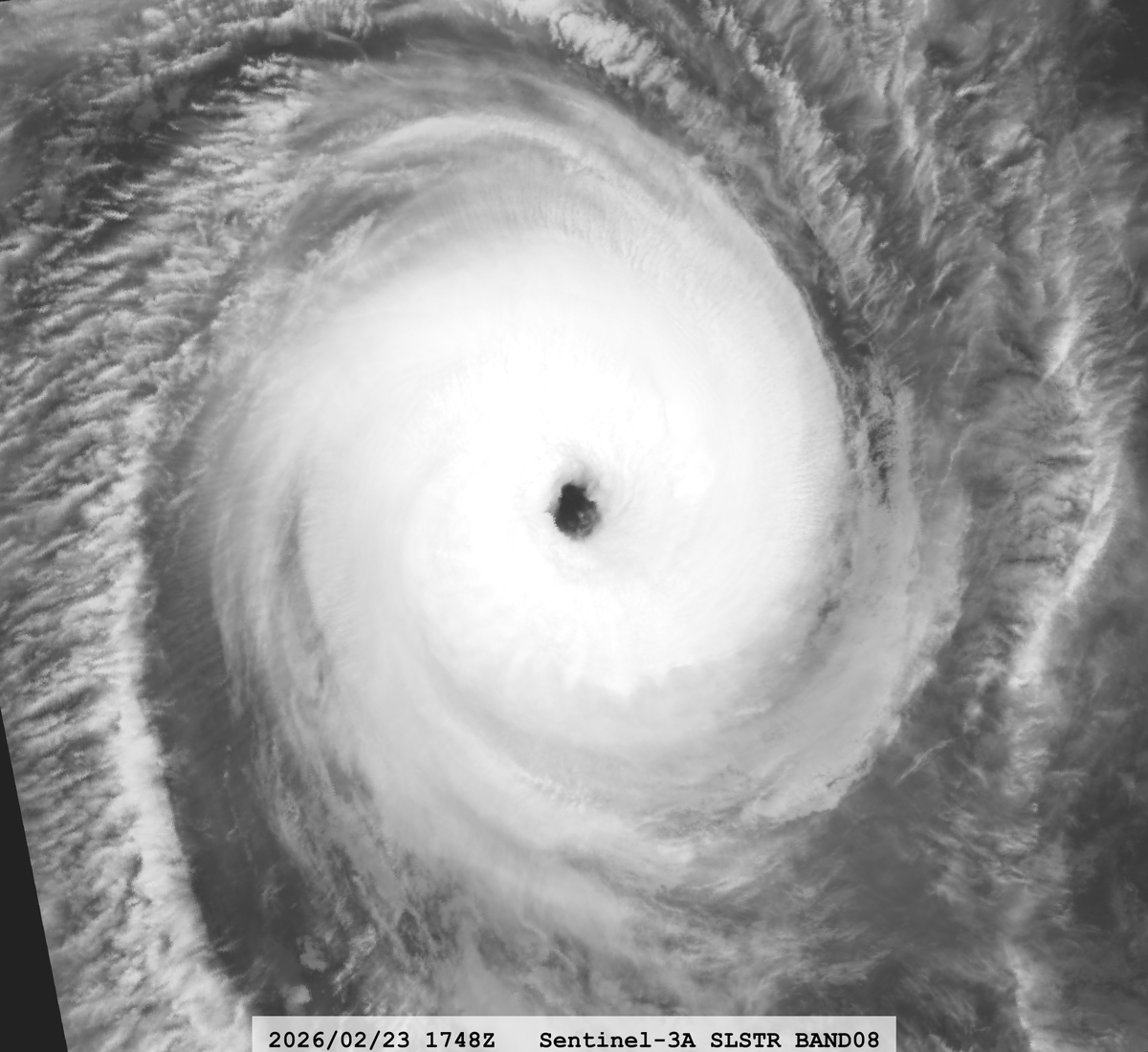 #22S Tropical Cyclone #HORACIO
Satellite: #Sentinel3A #SLSTR
Channel : #SLSTR S8 (10.854 µm) 1-km
Time : 2026/02/23 1749Z
Eye Temp : 22.78 °C
Data Source : Copernicus L1B
CPA : ~105 km