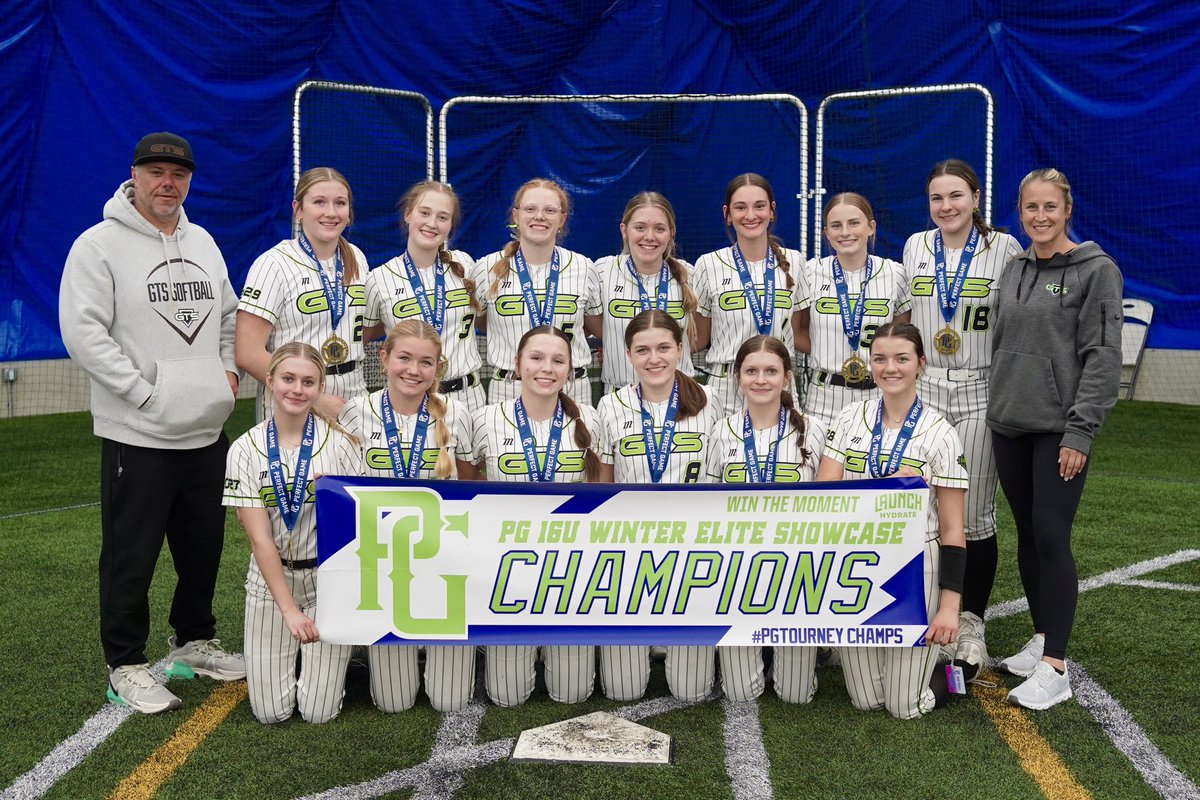 PG_Softball's tweet photo. our 16u gold winter elite showcase champs, finalists &amp; mvps 🤩🙌
#softball #softballlife #championship https://t.co/uf2Z3h3PGh