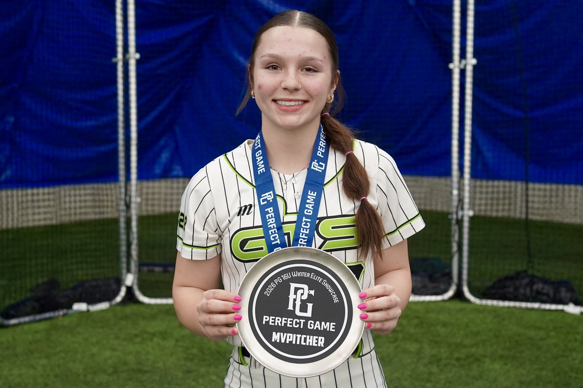 PG_Softball's tweet photo. our 16u gold winter elite showcase champs, finalists &amp; mvps 🤩🙌
#softball #softballlife #championship https://t.co/uf2Z3h3PGh