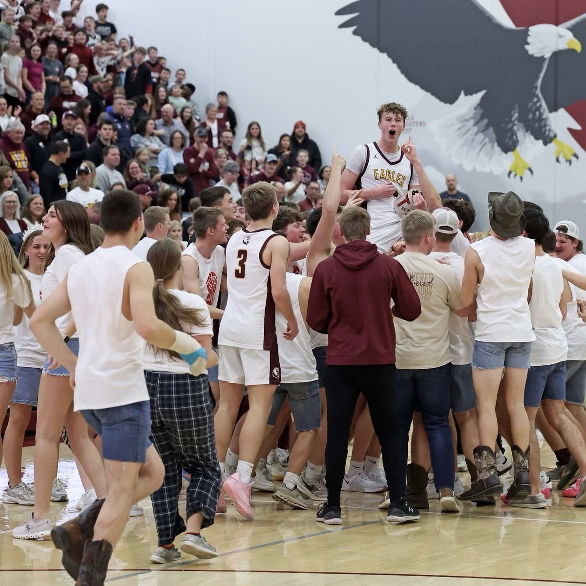 Pella Christian AD tweet media