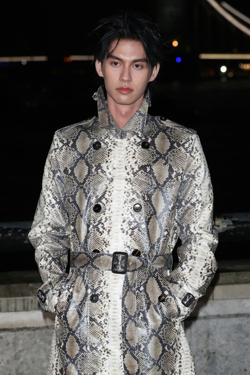 10000/100 BRIGHT LFW 2026 #Burberry @Burberry #BurberryxBRIGHT