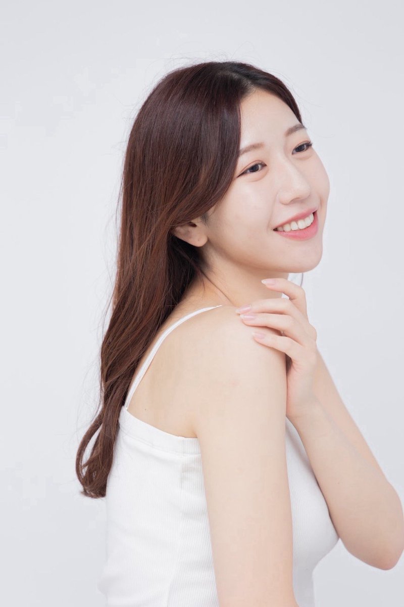 mtmt_update's tweet photo. 【ご報告】
この度、松井彩乃として、サトルジャパンよりモデルデビューしました！
モデルになることは小学生の頃の夢でした。
今まで応援してくれた沢山の方に恩返しできるよう、モデルの肩書を背負って、よりコスプレイヤーとしても精進して参ります！
🆕Instagram→https://t.co/z2E4pxBnmy https://t.co/PRCcKCQ5t1
