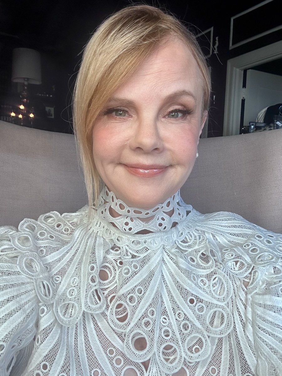 Kiersten Warren tweet media