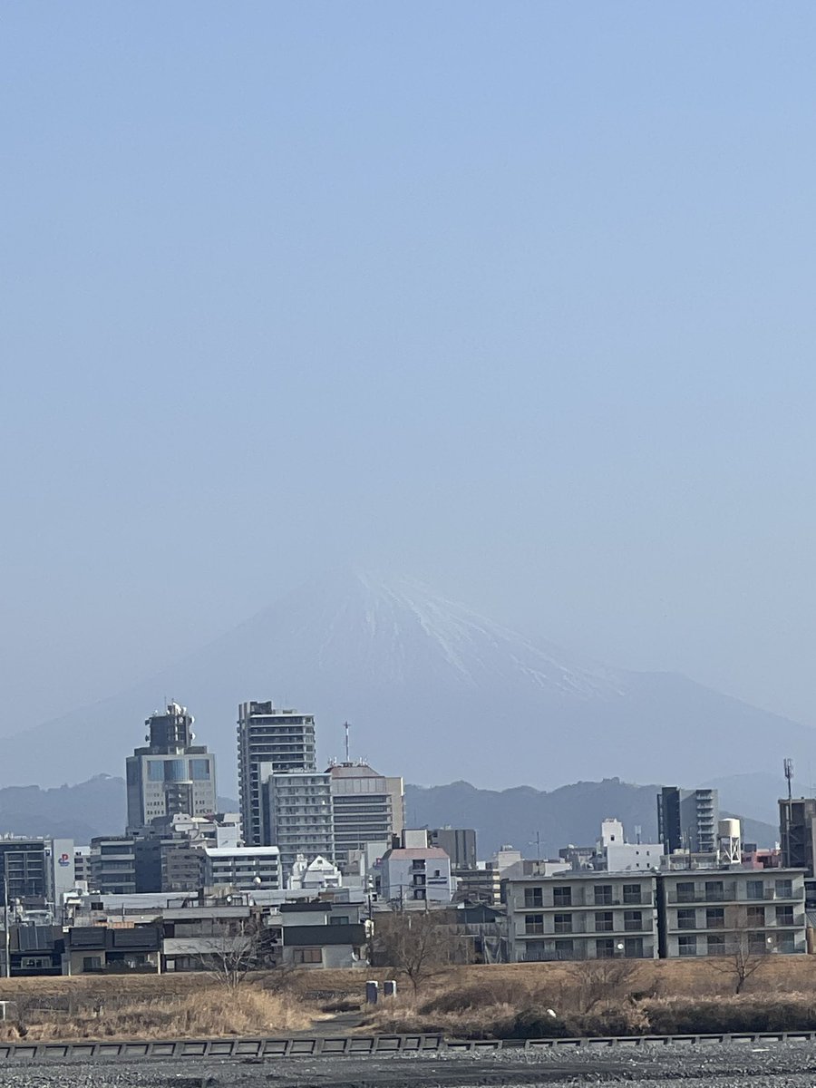 今日の富士山

良い子には見える