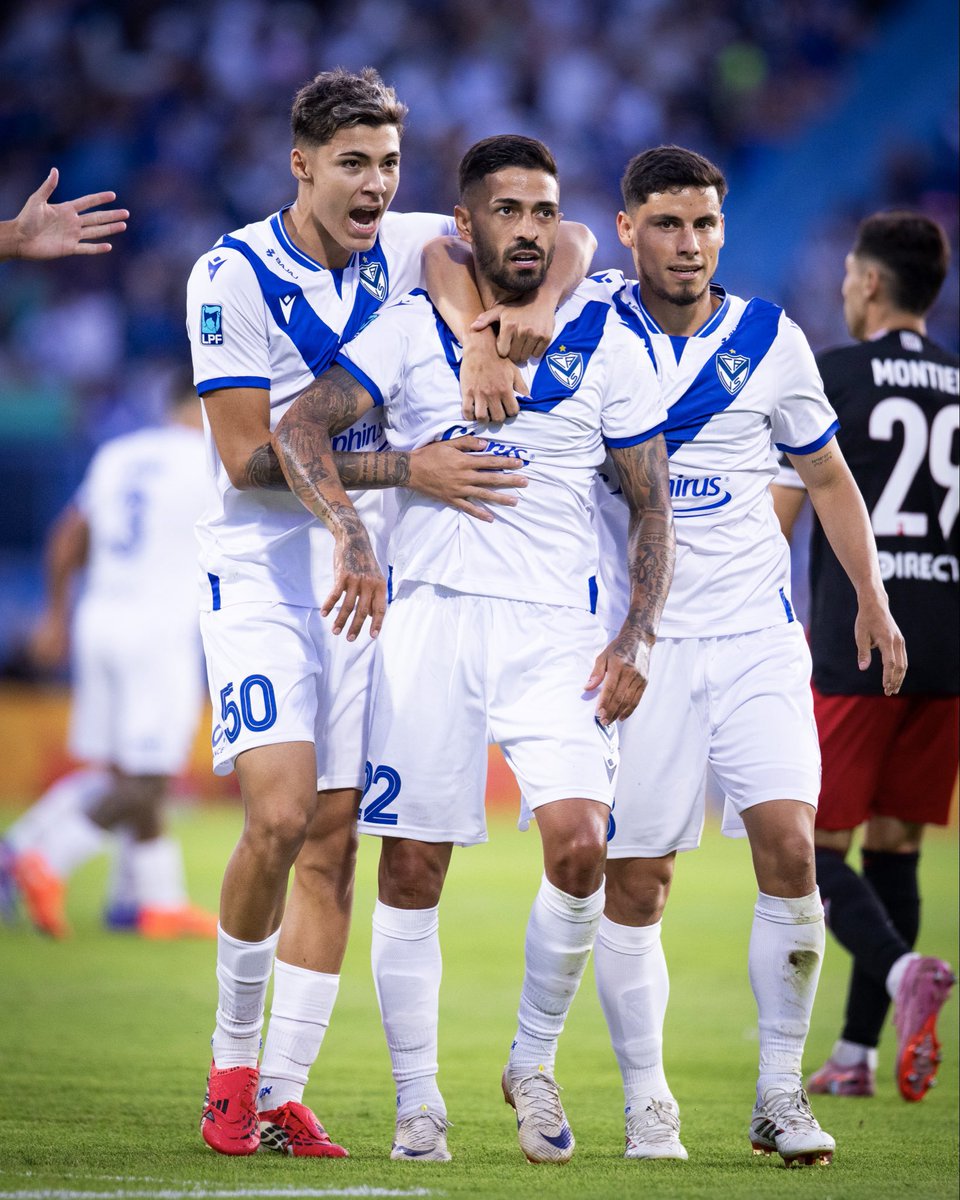 En 1997 lo ahorcó Chilavert y le ganamos una final en Japón (erró un penal). 

En 2022 lo dejamos afuera de la Libertadores y lo hicimos renunciar.

En 2026 le ganamos por el torneo y lo hicimos renunciar por 2da vez en 4 años. 

Vélez es el padre eterno de Gallardo.