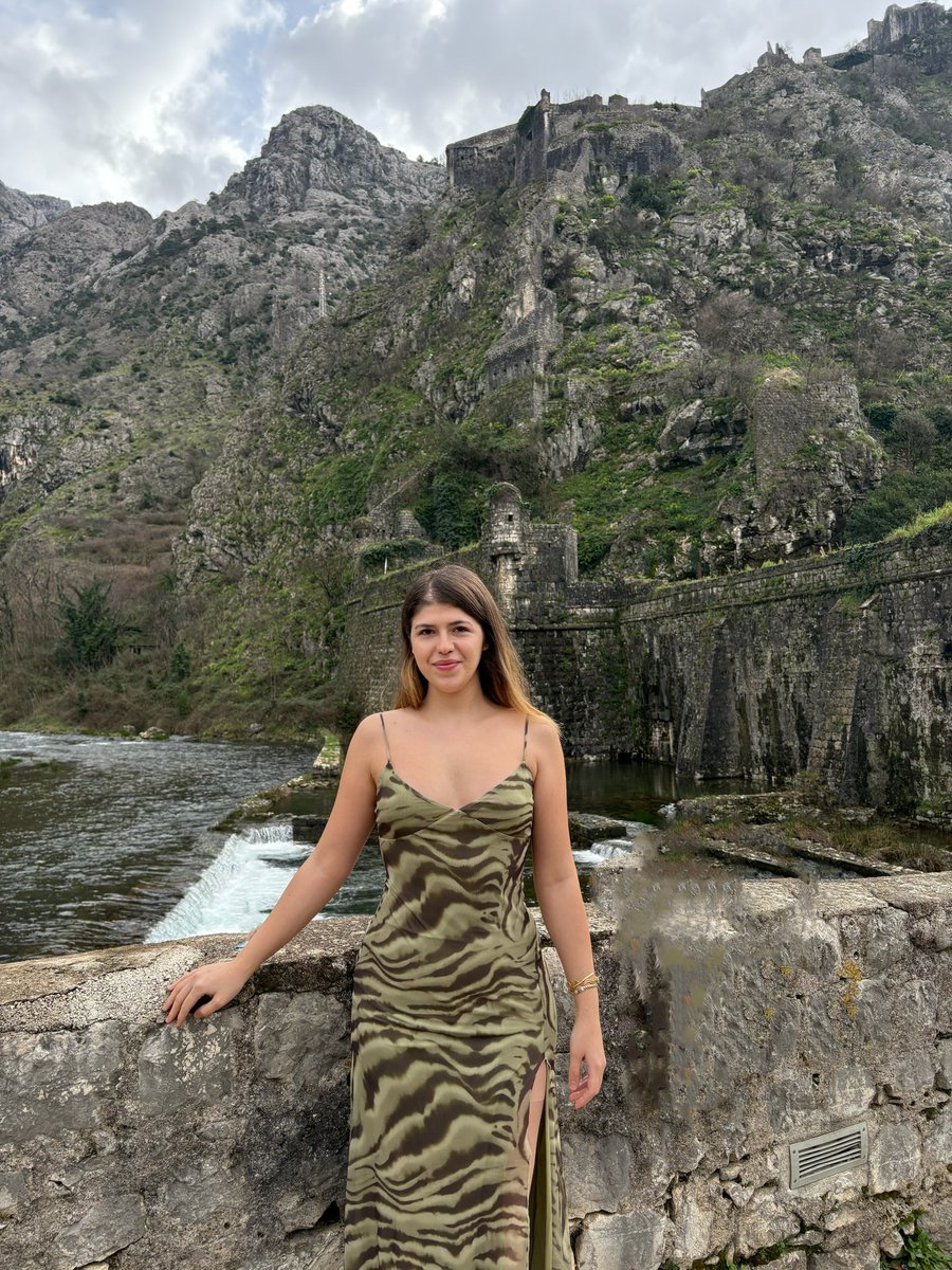 yagmuraskerr's tweet photo. Montenegro havası alındı 🌸✨#YeniProfilResmi https://t.co/Ttom047HIv