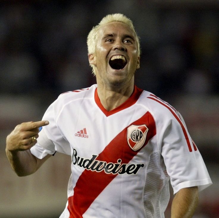 Rivercarp24's tweet photo. El estilo de juego de Coudet se adapta a la filosofía de River y sería la mejor opción para este momento malo de river, no es el estilo de Gallardo pero es distinto y eso esta bien.
El estilo de juego es lo mejor que podemos cambiar en este momento malo
#coudetariver https://t.co/aMWU1dtTIY