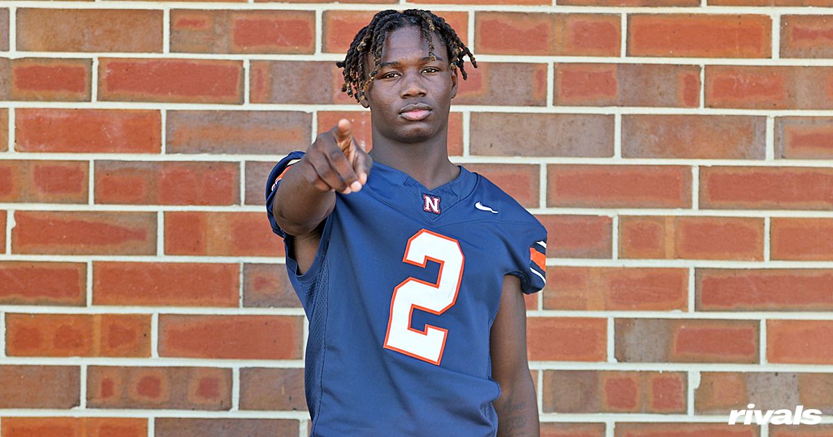 South Carolina DB commit Aamaury Fountain went from  unranked to the No. 25 overall prospect in his class.

Diving into why Fountain is knocking on the door of five-star status and why he's a prototypical Torrian Gray recruit ➡️ on3.com/teams/south-ca…