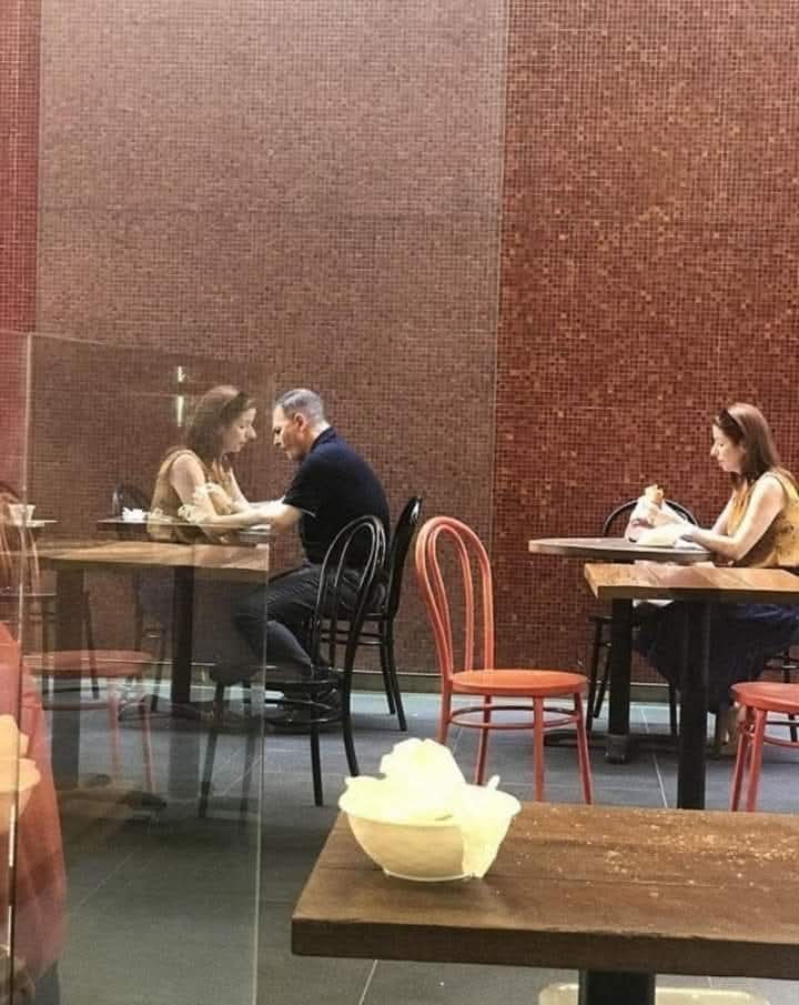 En otra línea de tiempo, y en otro universo, nosotros fuimos felices juntos.