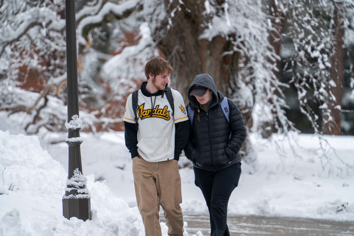 uidaho's tweet photo. Yes it snows here. Yes we balance class and fun. #SnowFun https://t.co/rvRrOasU6i