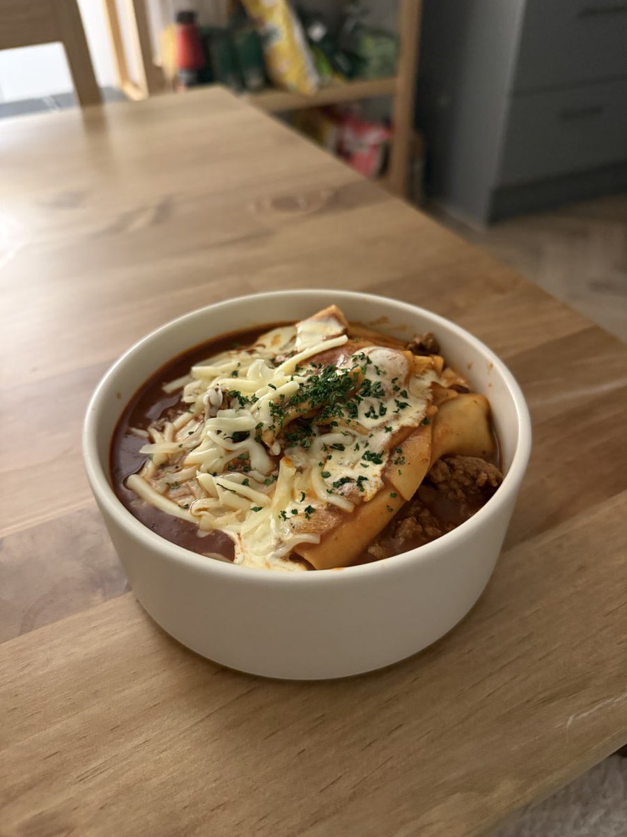 annabelley33's tweet photo. yeah this is what i meant when i said i can cook https://t.co/mtsWgWYzAV