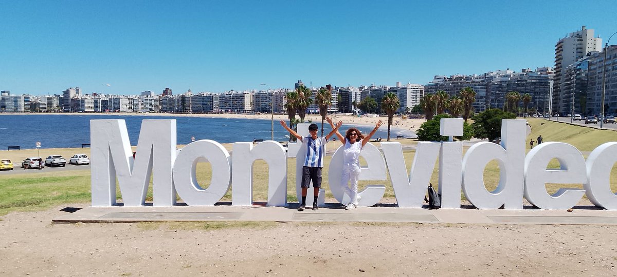 rrhhpfernandez's tweet photo. No coleccionamos lugares, coleccionamos momentos. Y este, en #Montevideo,  lo guardo en el corazón♥��� #vacaciones https://t.co/p0LPcDo8Jm