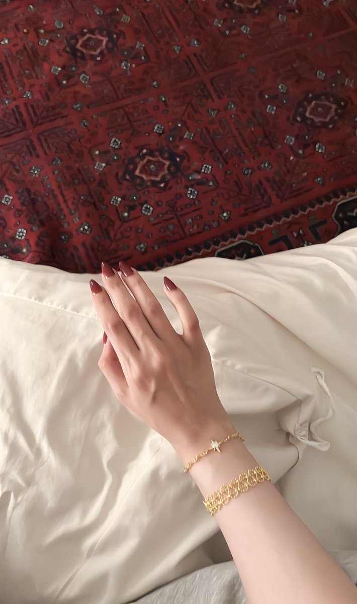 كيف تكووووون اليد بهالنعومة والبياض؟ سر ولا عناية؟ 👀