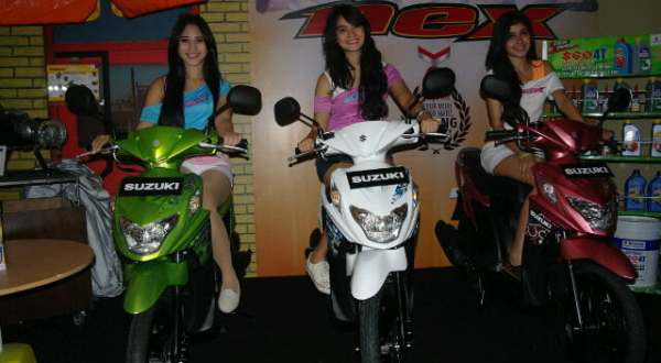 Suzuki selanjutnya 

Motor ini masih pakai karbu loh tapi irit banget bahkan pernah pecahkan rekor MURI sebagai motor matik paling irit.

Keiritan konsumsi bahan bakar Suzuki Nex, bermodalkan mesin satu silinder SOHC 2-katup berpendingin udara dengan kapasitas 113cc. Mesin ini