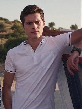 HolyDemi_Shawn's tweet photo. Cuties
#ahran
#SuBurcuYazgıCoşkun #AlperenDuymaz https://t.co/qIuJR0kGzx