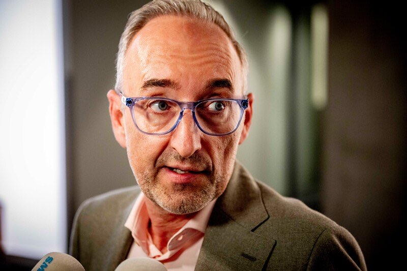 Misschien dat iemand mij uit kan leggen waarom <a href="/henkvermeer/">Henk Vermeer</a> zoveel tegengas krijgt? Ik ken Henk als een nuchtere, pragmatische politicus die wars is van opsmuk en poespas. Oog op de bal, realistisch, betrouwbaar en iemand die zich niet makkelijk uit het veld laat slaan.