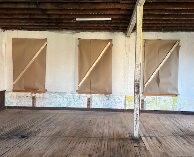 SMWesterly's tweet image. Whether from strong storms or vandals, when damage occurs, properties can be left exposed and vulnerable. We're available 24/7/365 for such emergencies. Whether it's boarding up windows or tarping over a leaking roof, we're only a call away at 800-934-5869. #secure #home