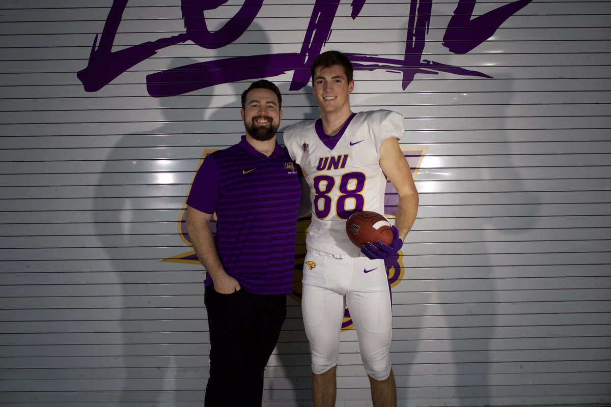 Nate Thompson tweet media