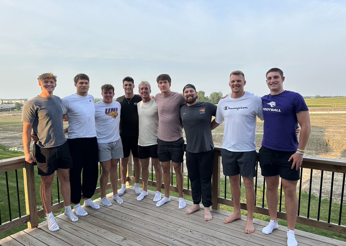 Nate Thompson tweet media